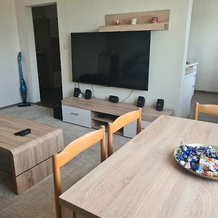 Апартаменты Apartman Valentin Комарно Экстерьер фото