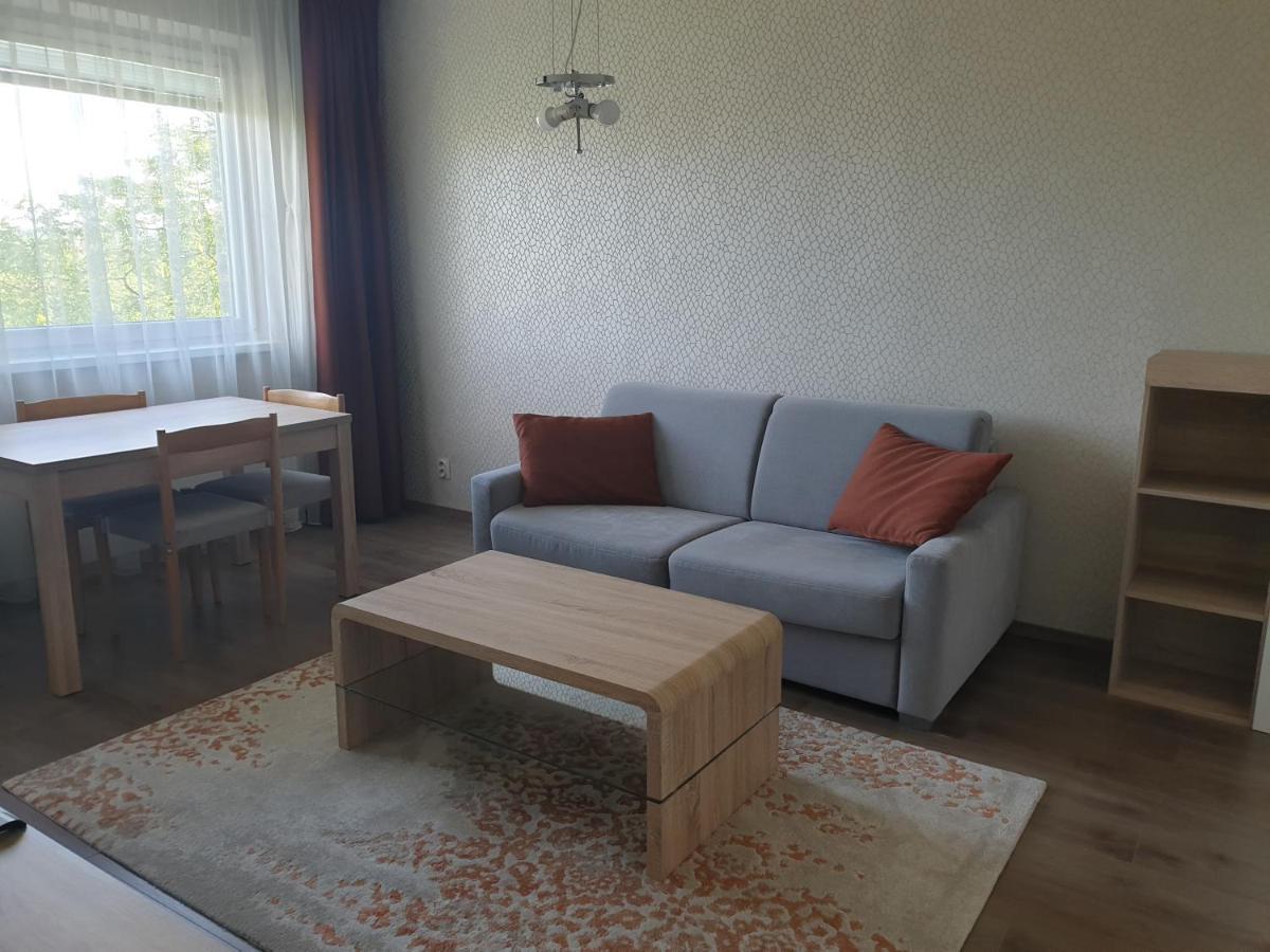 Апартаменты Apartman Valentin Комарно Экстерьер фото